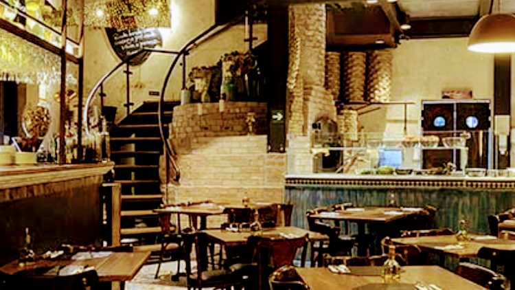 Jullia Pizzaria - Santana