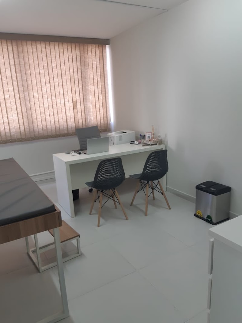 Foto de Dra Vanessa Delmiro dos Santos | Cardiologista | Curitiba