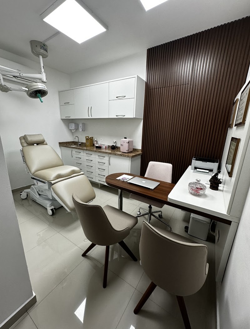 Foto de Dra. Fernanda Baracho | Dermatologista em Curitiba