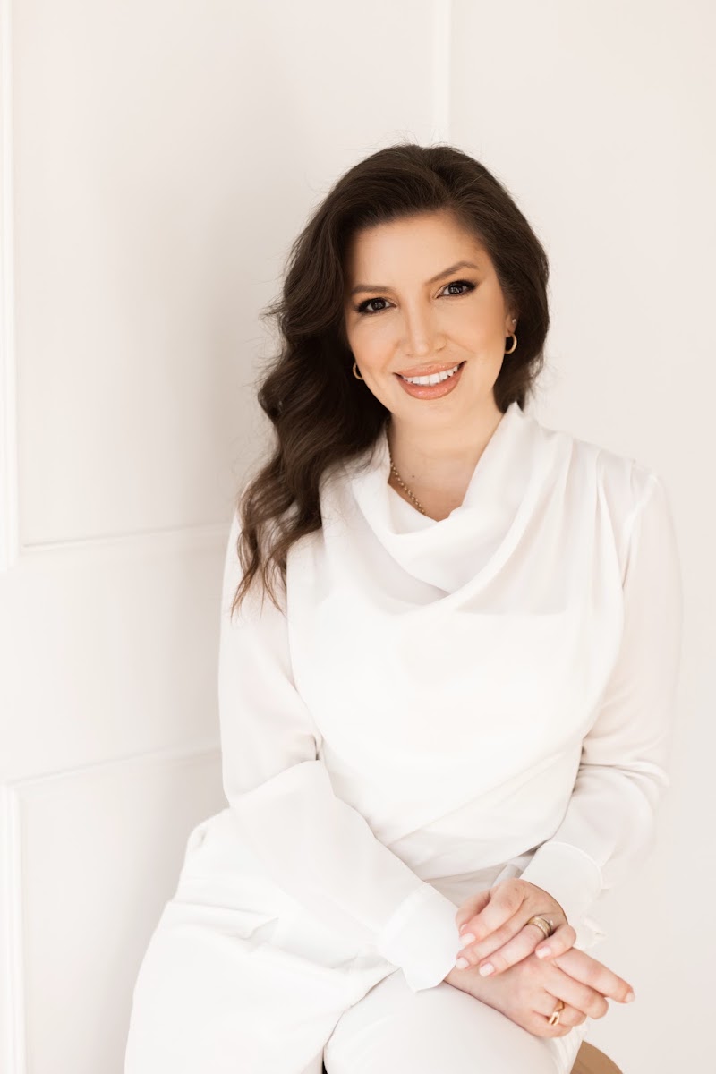 Foto de Dra. Tatiane de Souza Médica Dermatologista em Curitiba