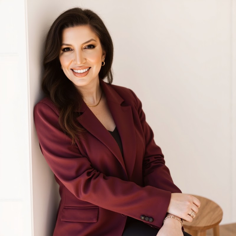 Foto de Dra. Tatiane de Souza Médica Dermatologista em Curitiba