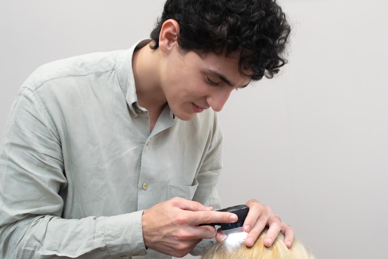 Foto de Dermatologista Curitiba | Dr. Augusto Galvão | Tricologista
