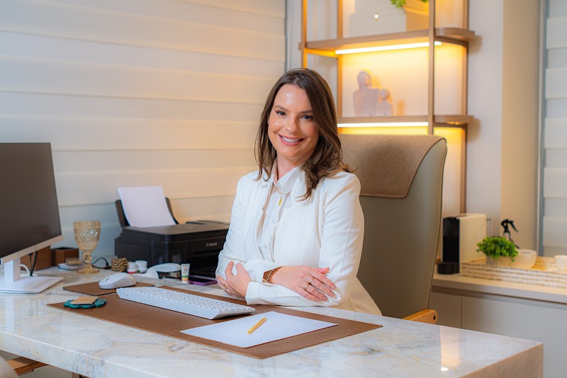 Foto de Dra. Sabrina Kahler Dermatologista - Curitiba