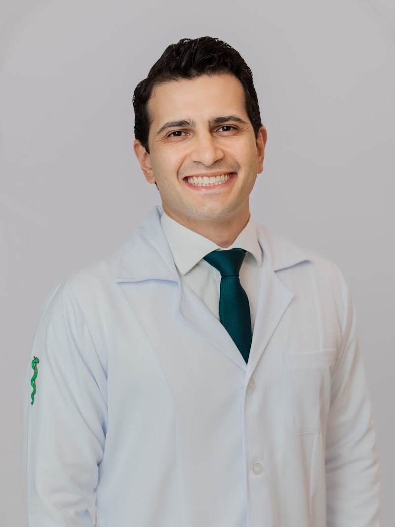 Dr. Mauro Fernandes | Cirurgião de Coluna - Curitiba, Paraná