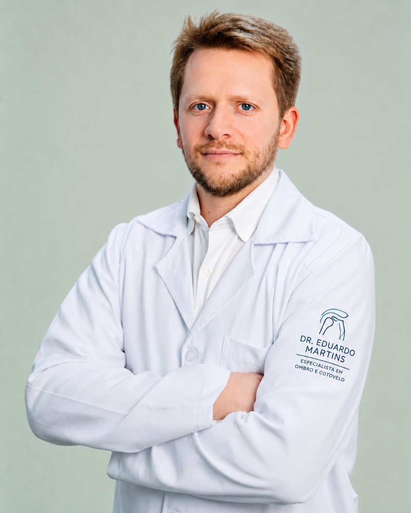 Dr. Eduardo de Carvalho Martins Ortopedista Especialista em Ombro e Cotovelo
