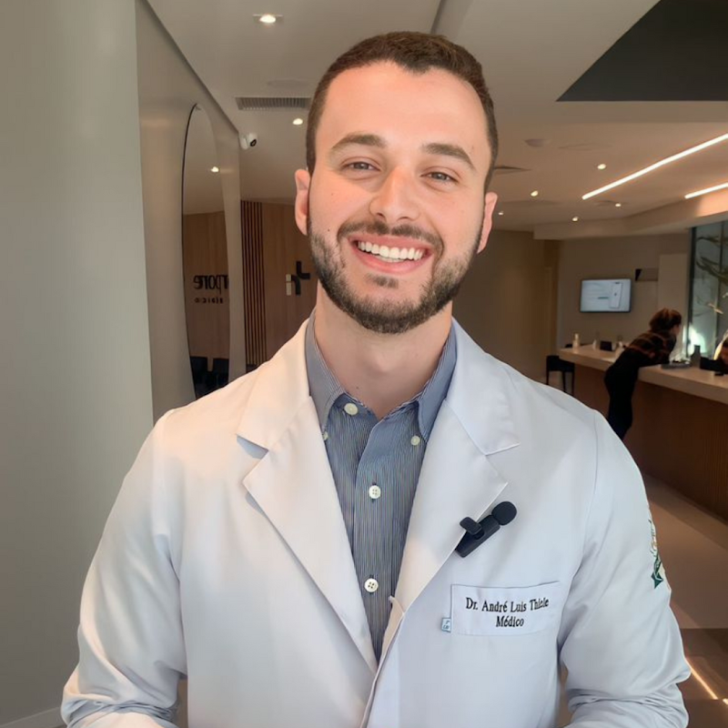 Foto de Dr. André Thiele - Ortopedista Curitiba