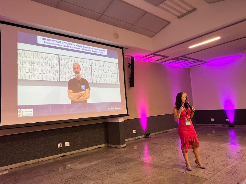 Foto de Dra. Dulce Cristina Pereira Henriques | Ginecologista em Curitiba