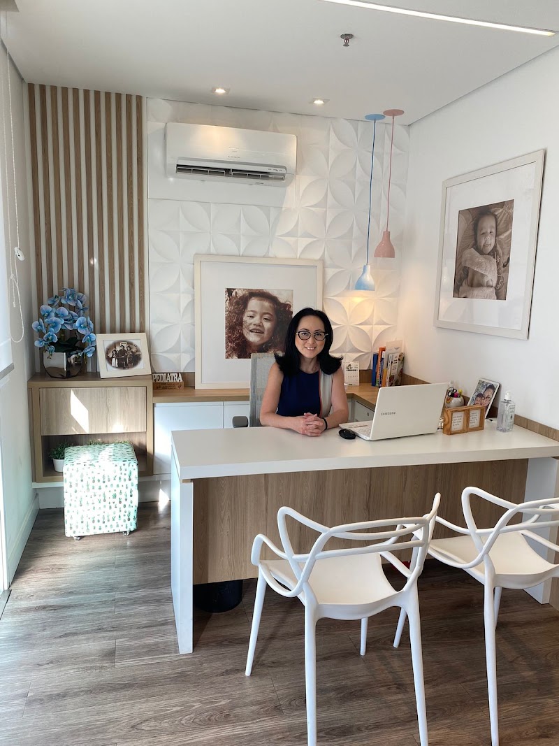 Dra. Fernanda Ueda - Pediatra em Curitiba