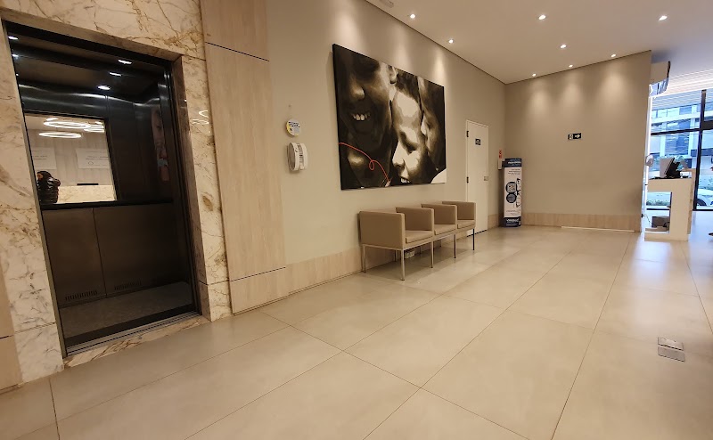 Foto de Médicos de Olhos - Premium Batel | Emergências 24h