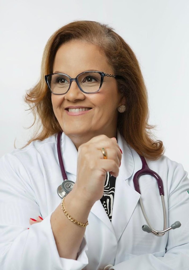 Prof.ª Dra. Luciana Thiago,Cardiologista