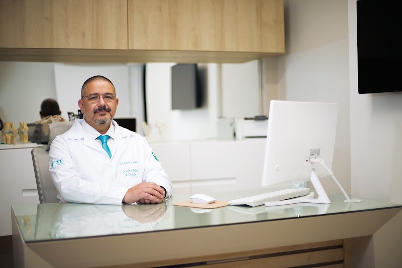 Robson G. de Almeida - Ortopedia e Cirurgia do Ombro