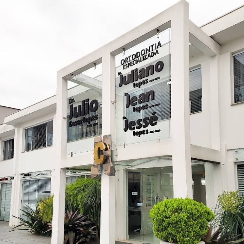 Dra. Maria Fernanda Lopes - Odontopediatra em Criciúma