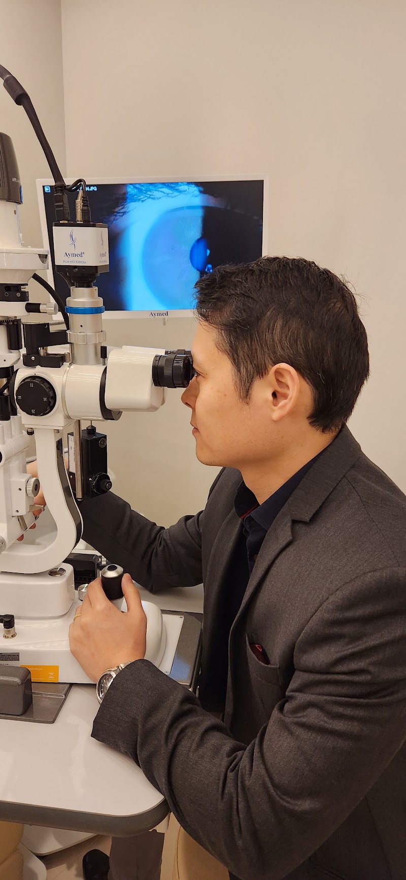 Dr. Roger Tashiro Oftalmologista